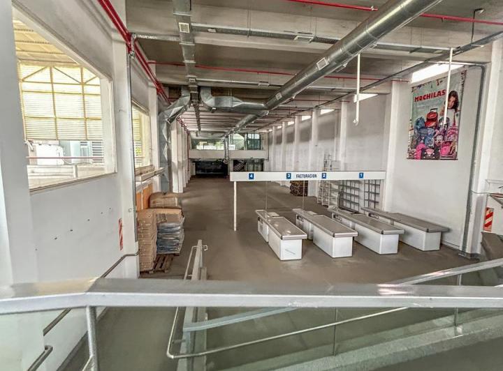 Edificio · 2100m²