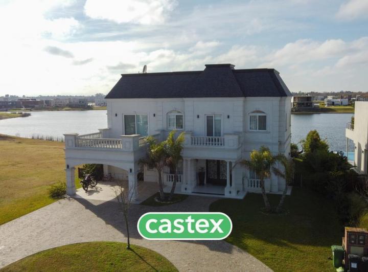 Casa · 380m² · 6 Ambientes · 1 Cochera