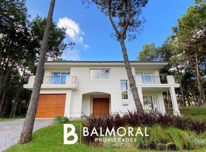 Casa · 285m² · 4 Ambientes