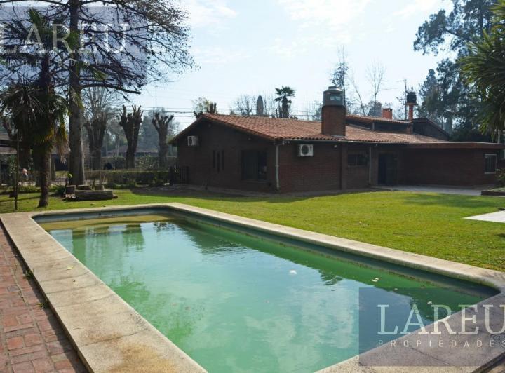 Casa · 280m² · 5 Ambientes