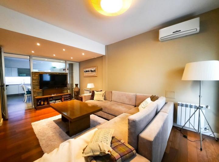 Casa · 225m² · 5 Ambientes · 2 Cocheras