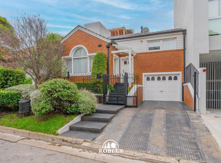 Casa · 184m² · 5 Ambientes · 2 Cocheras