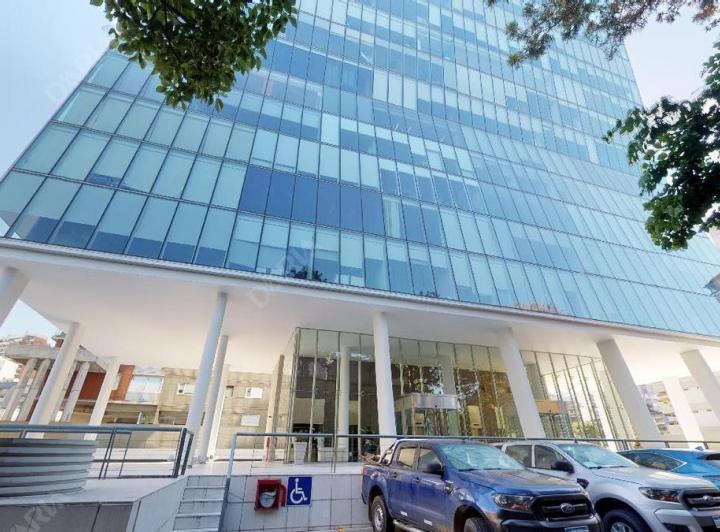 Oficina comercial · 200m² · 3 Ambientes · 2 Cocheras