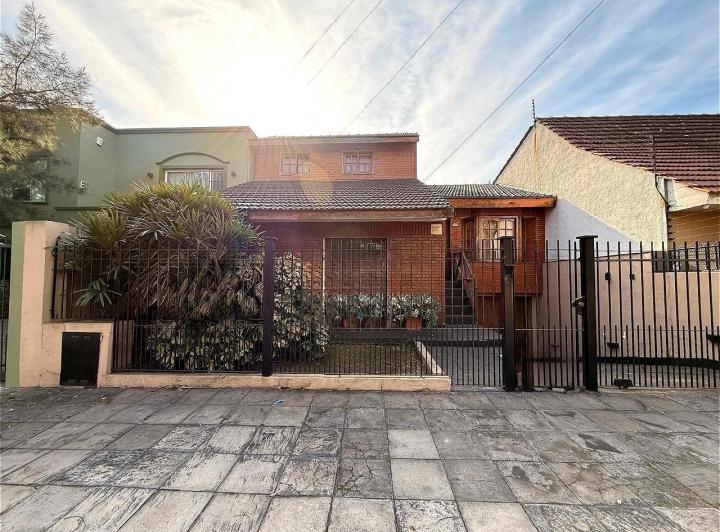 Casa · 131m² · 4 Ambientes · 1 Cochera