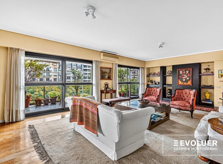 Departamento · 240m² · 7 Ambientes · 2 Cocheras