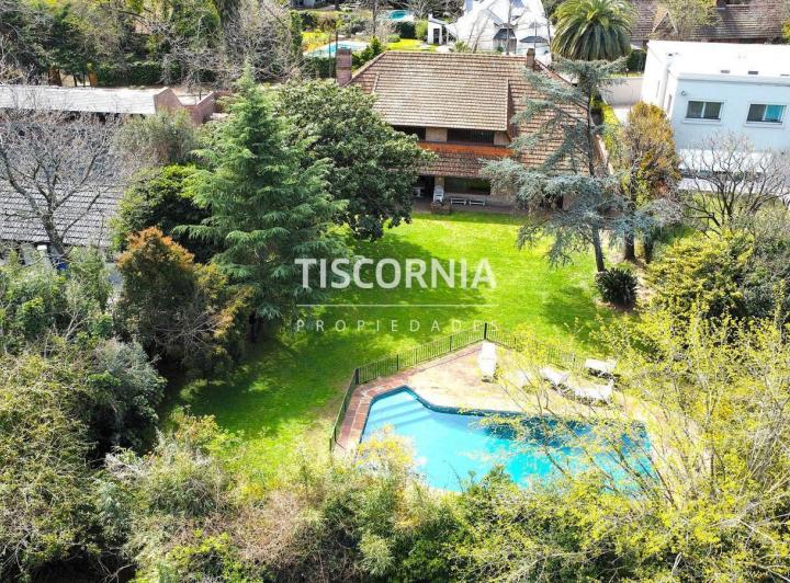 Casa · 450m² · 10 Ambientes · 7 Cocheras
