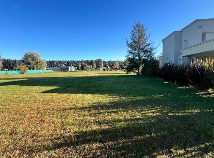 Terreno · 1300m²