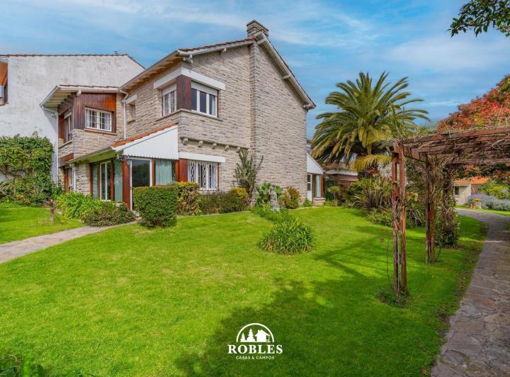 Casa · 390m² · 5 Ambientes