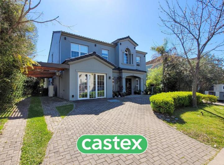 Casa · 280m² · 7 Ambientes · 1 Cochera