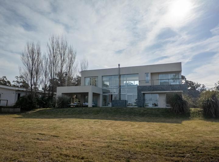 Casa · 200m² · 5 Ambientes · 1 Cochera