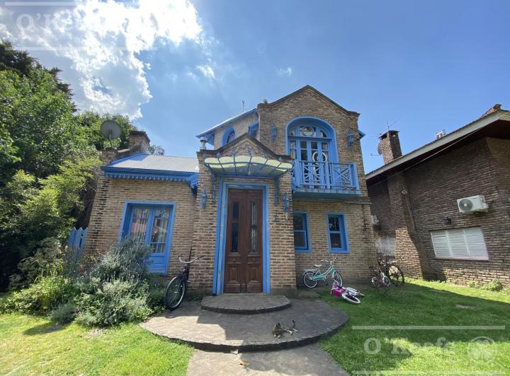 Casa · 230m² · 6 Ambientes