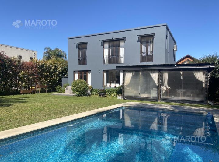 Casa · 157m² · 6 Ambientes · 2 Cocheras