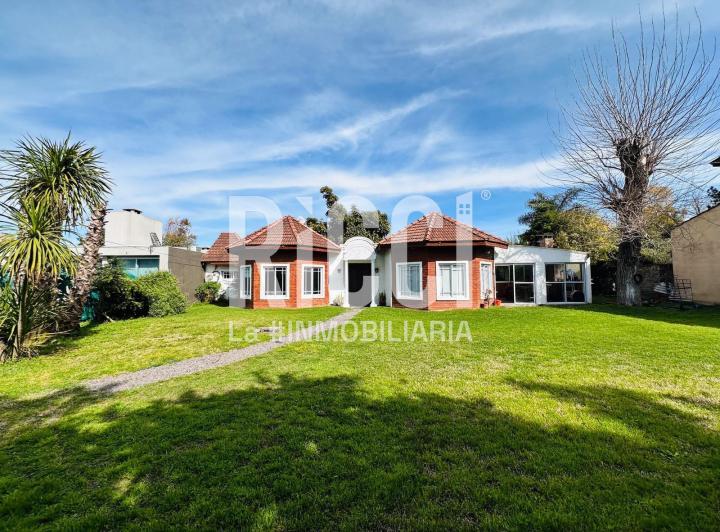 Casa · 150m² · 4 Ambientes · 2 Cocheras