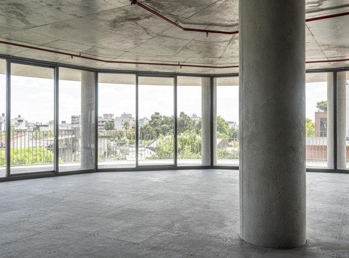 Oficina comercial · 326m² · 1 Ambiente · 2 Cocheras