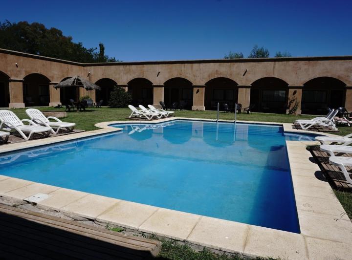 Fondo de comercio · 1800m² · 6 Ambientes · 15 Cocheras