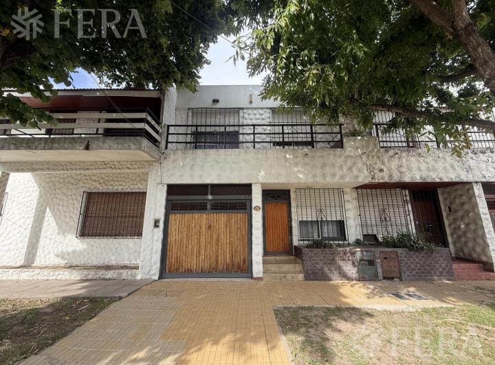 Casa · 79m² · 3 Ambientes · 1 Cochera