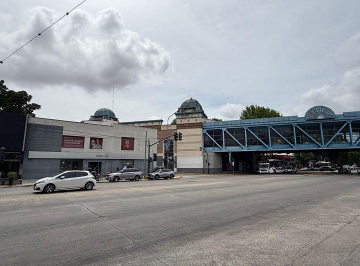 Local comercial · 599m² · 5 Ambientes