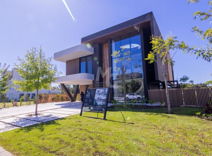 Casa · 1000m² · 7 Ambientes · 2 Cocheras