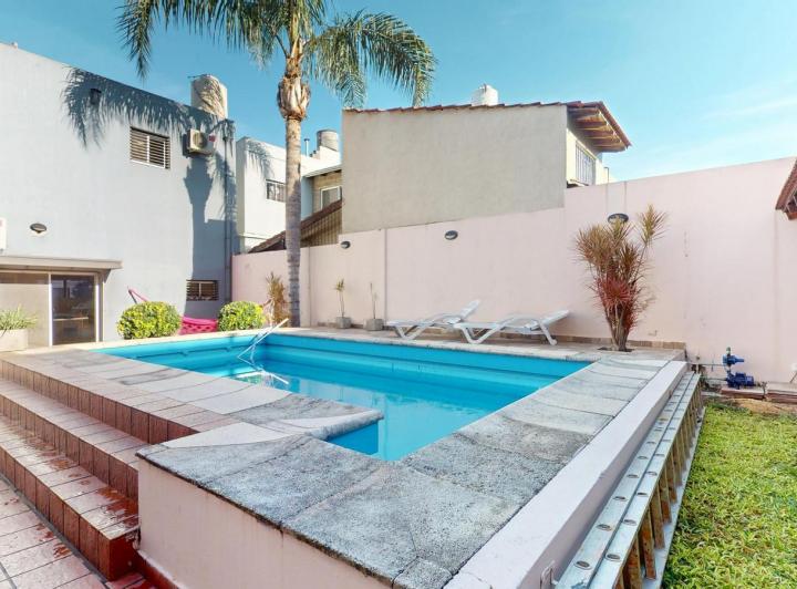 Casa · 180m² · 4 Ambientes · 1 Cochera