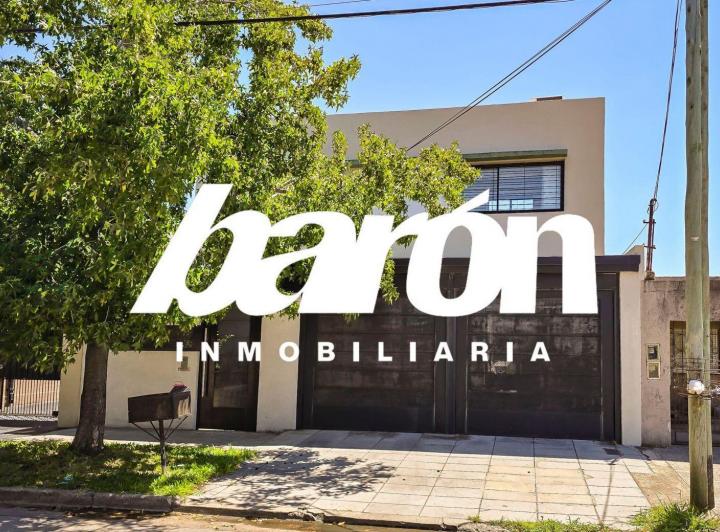 Casa · 174m² · 5 Ambientes · 2 Cocheras