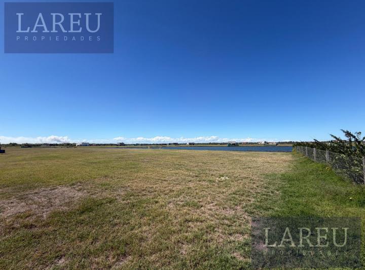 Terreno · 1058m²