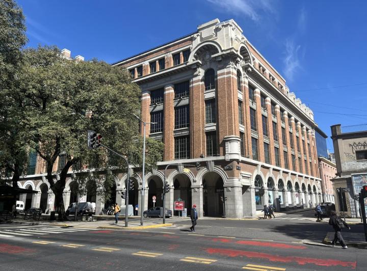 Oficina comercial · 2600m² · 22 Cocheras