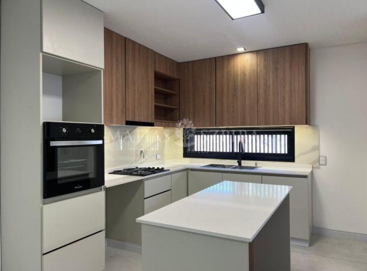 Casa · 131m² · 4 Ambientes · 1 Cochera
