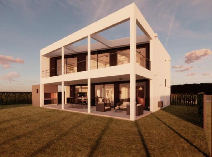 Casa · 183m² · 4 Ambientes · 2 Cocheras