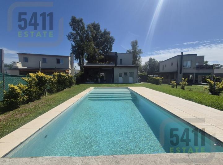 Casa · 155m² · 4 Ambientes · 4 Cocheras