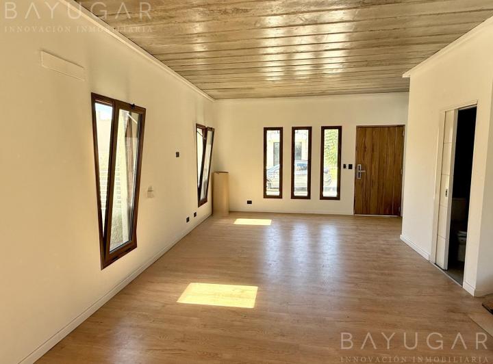 Casa · 110m² · 3 Ambientes · 2 Cocheras