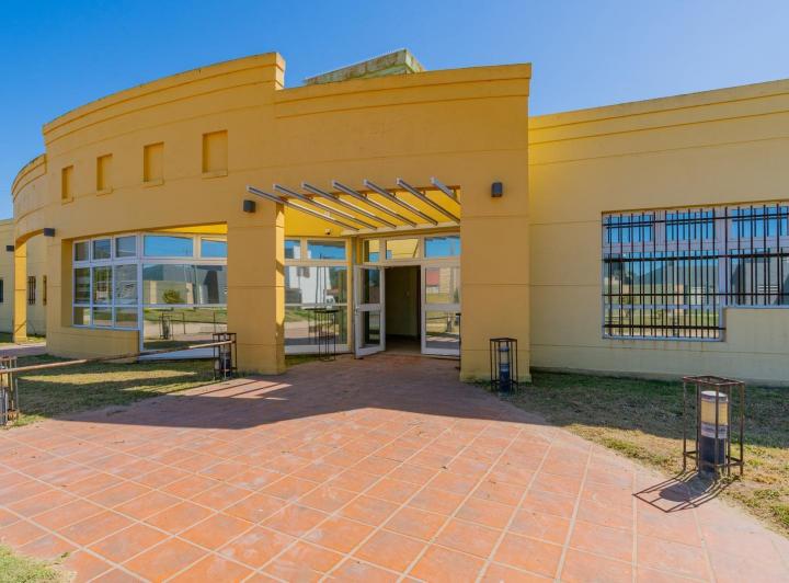 Edificio · 1690m²