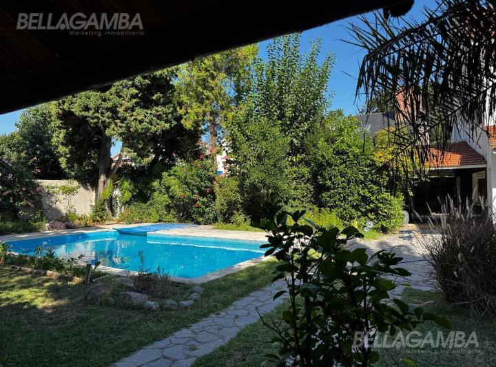 PH · 275m² · 6 Ambientes · 4 Cocheras