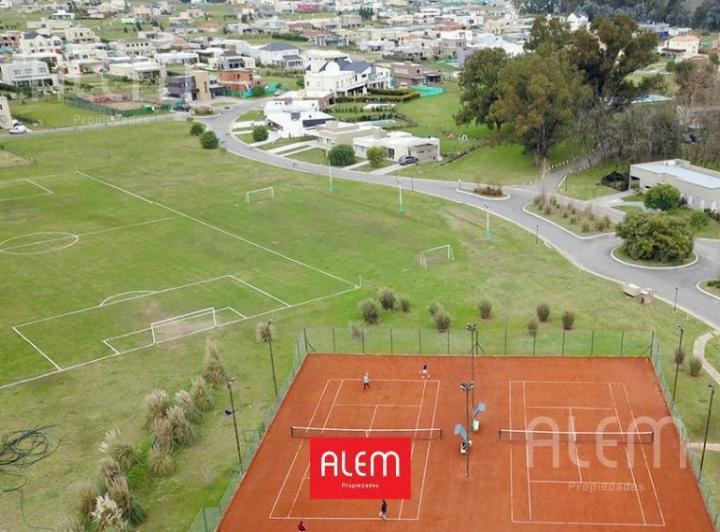 Terreno · 638m²