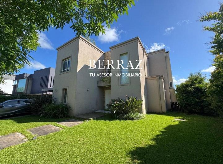 Casa · 196m² · 5 Ambientes · 3 Cocheras