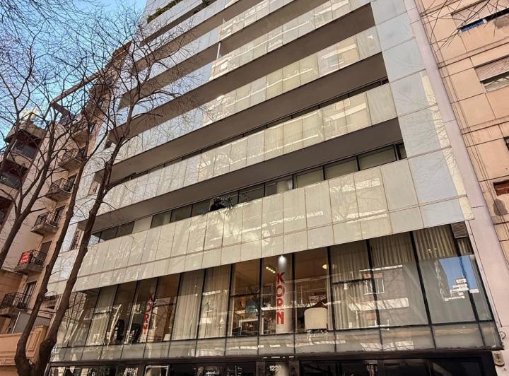 Oficina comercial · 170m² · 1 Ambiente · 1 Cochera