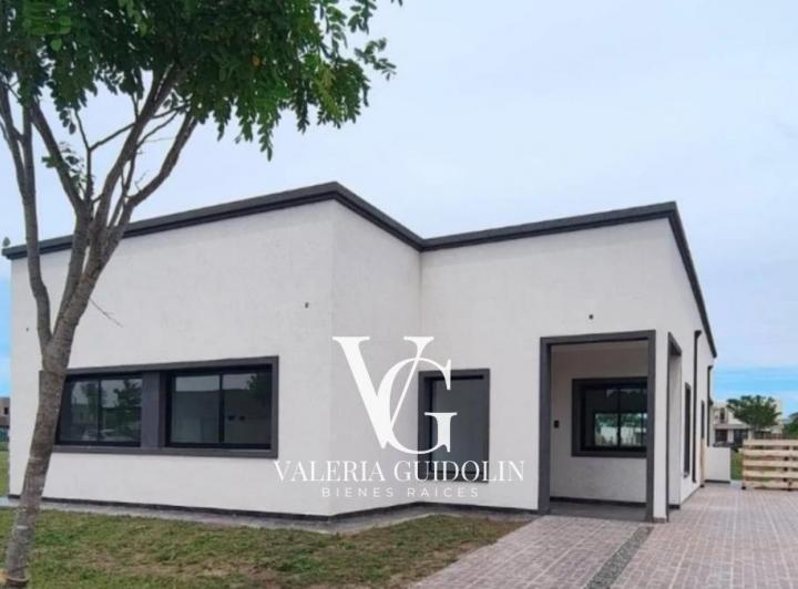 Casa · 156m² · 5 Ambientes · 2 Cocheras
