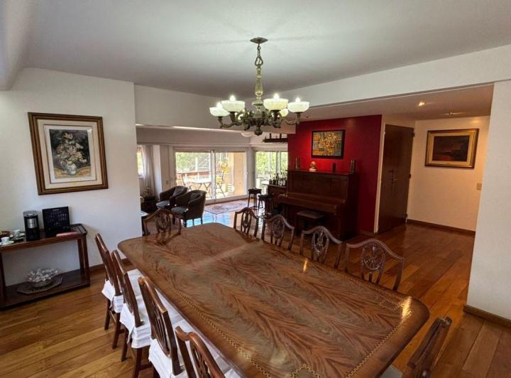 Departamento · 233m² · 6 Ambientes · 1 Cochera