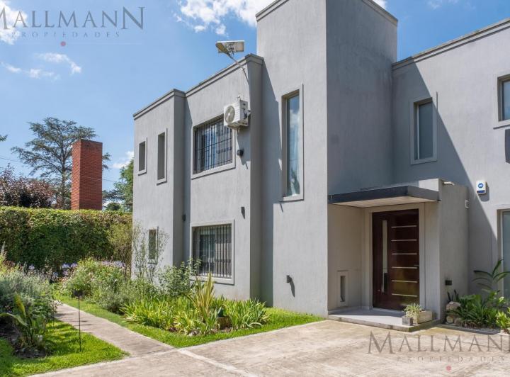 Casa · 289m² · 7 Ambientes · 4 Cocheras