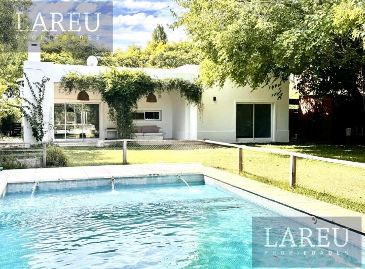 Casa · 144m² · 4 Ambientes · 3 Cocheras