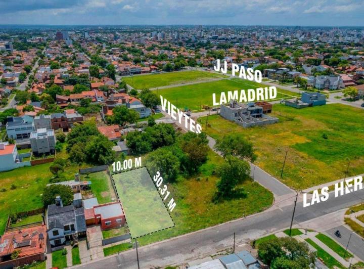 Terreno · 300m²