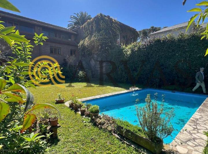 Casa · 371m² · 6 Ambientes