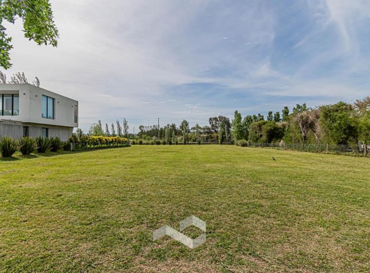 Terreno · 1070m²