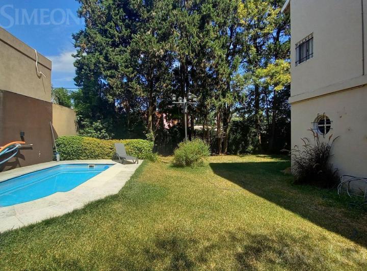 Casa · 200m² · 7 Ambientes · 2 Cocheras