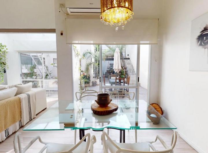 Casa · 250m² · 9 Ambientes
