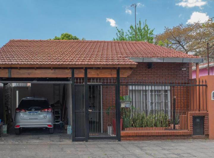 Casa · 200m² · 4 Ambientes · 1 Cochera