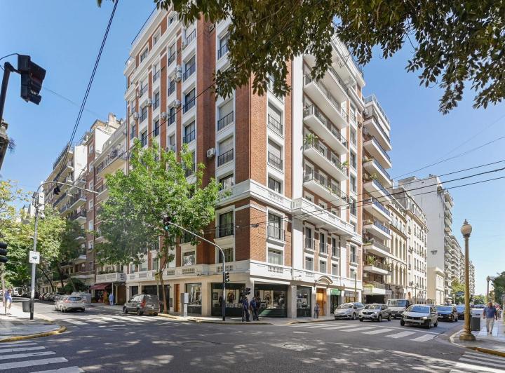 Departamento · 376m² · 8 Ambientes · 1 Cochera
