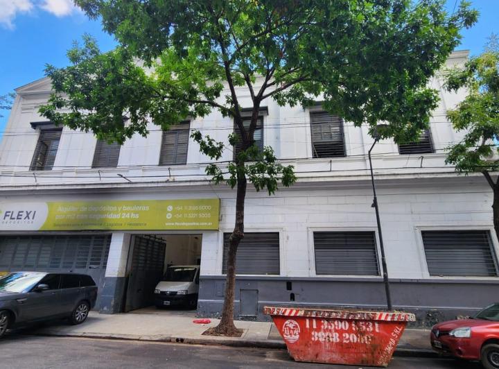 Depósito · 2250m² · 15 Ambientes · 4 Cocheras