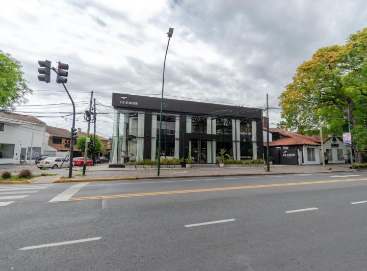 Local comercial · 574m² · 5 Cocheras