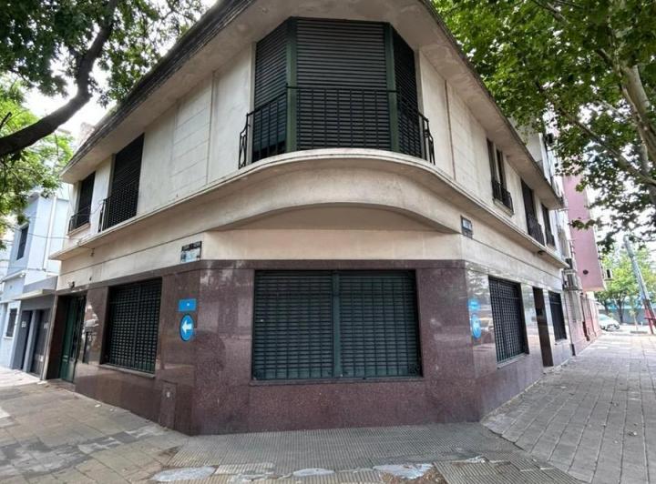 Casa · 115m² · 6 Ambientes · 1 Cochera