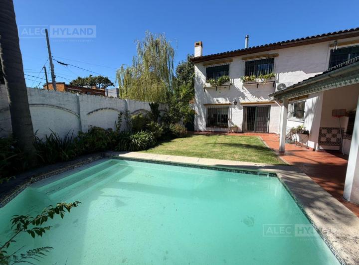 Casa · 228m² · 5 Ambientes